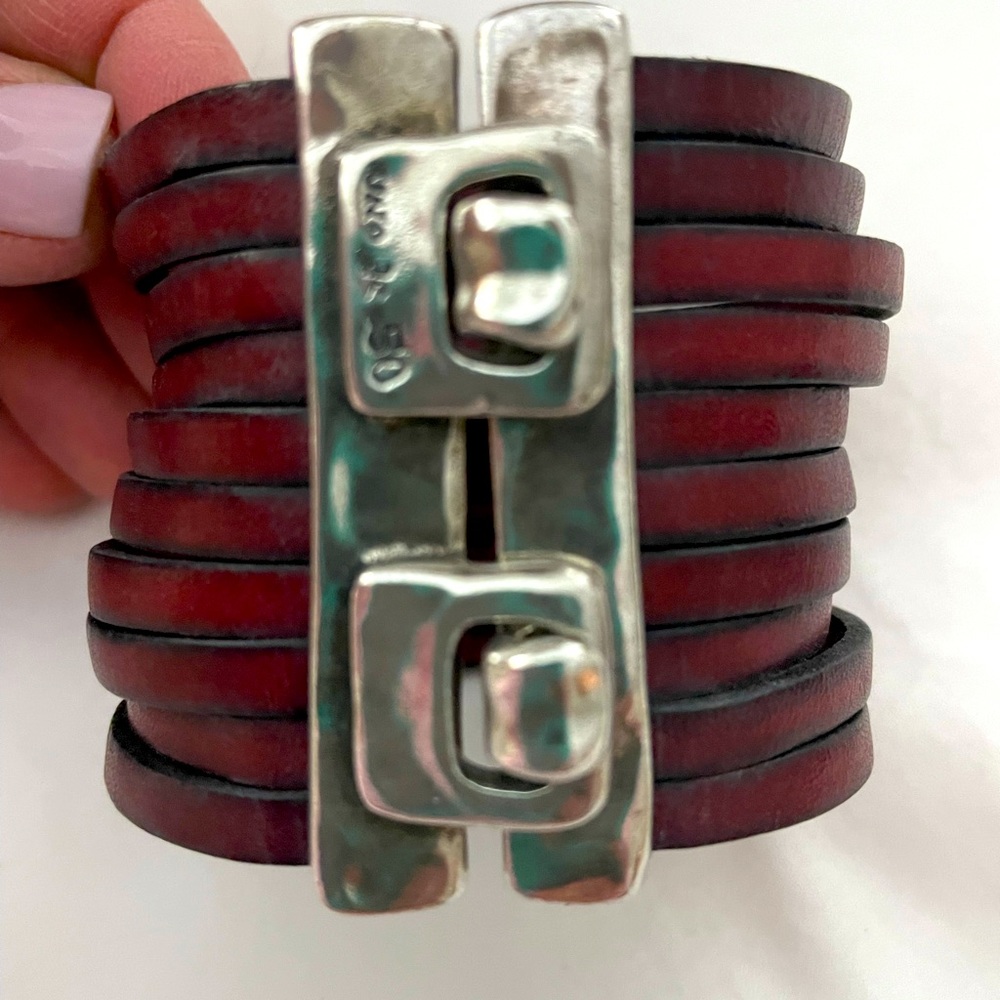 Uno de 50 leather cuff